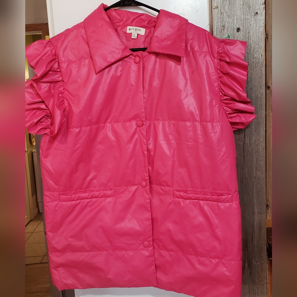 Hot Pink Ruffled Sleeve Snap Up Front Puffer Jacket Oversized Med